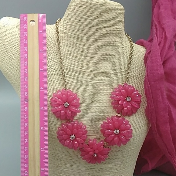 *Last One* J. Crew Dahlia Burst Necklace - Picture 5 of 7